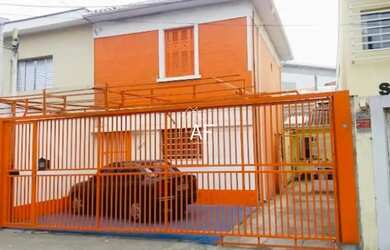 Imagem: A casa possui 3 Dormitórios, 2 Banheiros, 4 Vagas na garagem