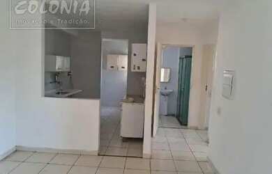 Imagem: O apartamento possui 2 Dormitórios, 1 Banheiro, 1 Vaga na garagem