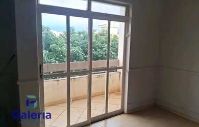 Imagem: O apartamento possui 2 Dormitórios, 1 Banheiro, 2 Vagas na