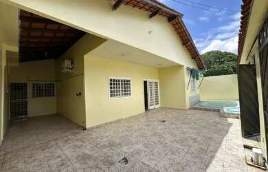 Imagem: A casa possui 5 Dormitórios, 5 Banheiros, 3 Vagas na garagem