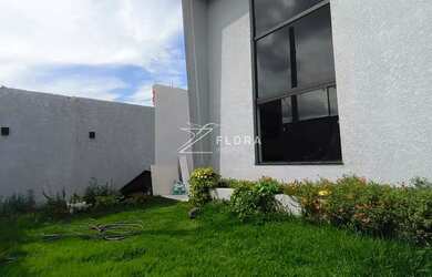 Imagem: A casa possui 3 Dormitórios, 3 Banheiros, 2 Vagas na garagem