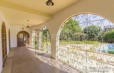 Imagem 8: Maravilhosa casa 4 suítes desocupada no Bairro Chácara das Pedras