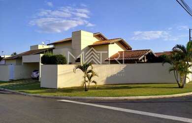 Imagem: A casa em condomínio possui 3 Dormitórios, 3 Banheiros, 2