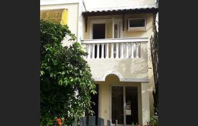 Imagem: A casa em condomínio possui 4 Dormitórios, 4 Banheiros, 2