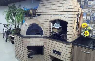 Imagem: A casa em condomínio possui 3 Dormitórios, 3 Banheiros, 2