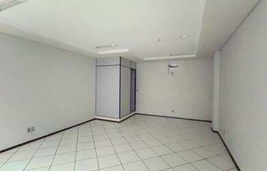 Imagem: O depósito possui 31m² de Área e está localizado em Centro