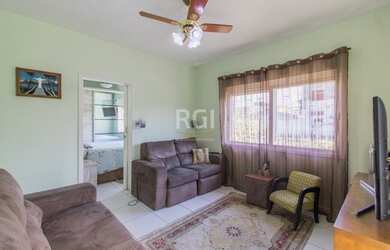 Imagem 1: Porto Alegre - Casa Padrão - Santa Tereza