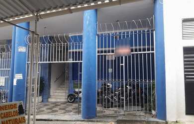 Imagem: O depósito possui 30m² de Área e está localizado em Dois