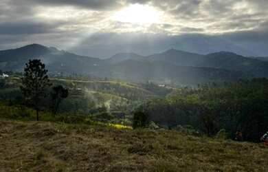 Imagem: O terreno possui 600m² de Área e está localizado em Centro