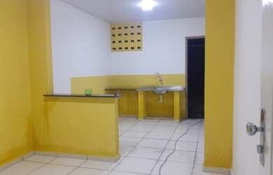 Imagem: A casa possui 2 Dormitórios, 2 Banheiros, 2 Vagas na garagem