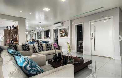 Imagem: O apartamento possui 5 Dormitórios, 5 Banheiros, 5 Vagas na