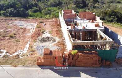 Imagem: O terreno possui 330m² de Área e está localizado em Bragança