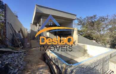 Imagem 2: CASA BAIRRO SHALIMAR. Piscina, Churrasqueira, Varandae110m² de Área