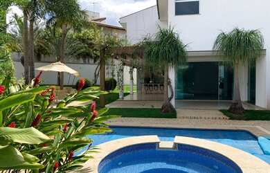 Imagem: A casa em condomínio possui 3 Dormitórios, 5 Banheiros, 4