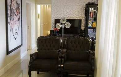 Imagem: O apartamento possui 2 Dormitórios, 1 Banheiro, 2 Vagas na