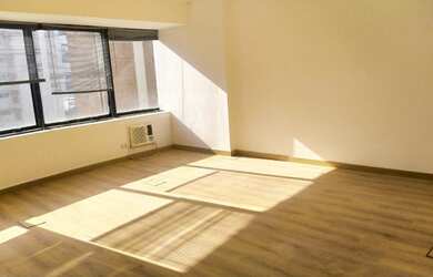 Imagem: O depósito possui 1 Vaga na garagem, 30m² de Área e está