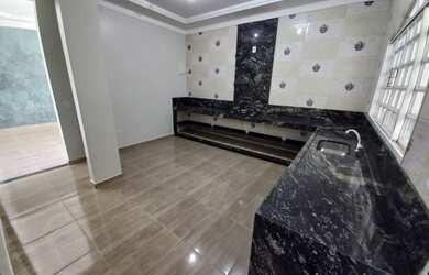 Imagem 2: Casa sozinha no lote. 2 Banheirose3 Dormitórios