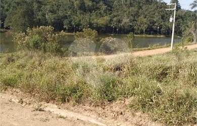 Imagem 3: Maravilhoso terreno as margens de um lago a venda na cidade de Jarinu...