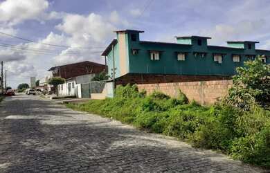 Imagem: O terreno possui 450m² de Área e está localizado em Santa