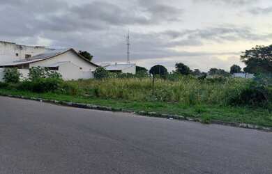 Imagem: O terreno possui 686m² de Área e está localizado em Parque