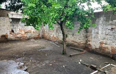 Imagem: A casa possui 2 Dormitórios, 1 Banheiro, 4 Vagas na garagem