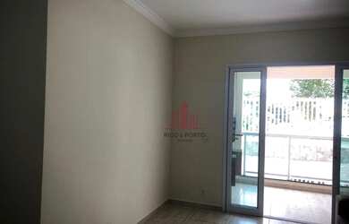 Imagem: O apartamento possui 3 Dormitórios, 1 Banheiro, 2 Vagas na