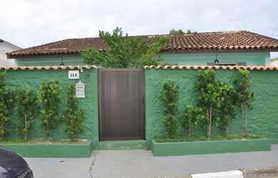 Imagem: A casa possui 2 Dormitórios, 1 Banheiro, 1 Vaga na garagem