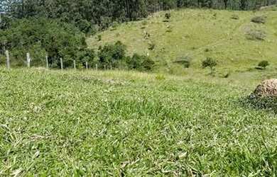 Imagem 2: Terreno com ótima localização possui 1000 metros quadrados em Usina...