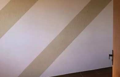 Imagem: A casa possui 3 Dormitórios, 1 Banheiro, 1 Vaga na garagem