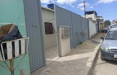 Imagem: A casa possui 2 Dormitórios, 1 Banheiro, 90m² de Área e