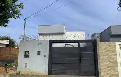 Imagem: A casa possui 2 Dormitórios, 2 Banheiros, 1 Vaga na garagem