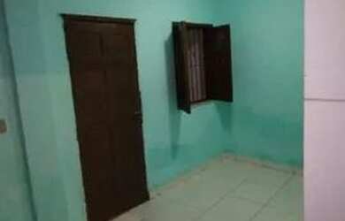 Imagem: A casa possui 1 Dormitório, 1 Banheiro e está localizado