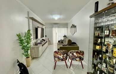 Imagem: O apartamento possui 3 Dormitórios, 1 Banheiro, 2 Vagas na