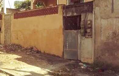 Imagem: A casa possui 1 Dormitório, 1 Banheiro, 1 Vaga na garagem