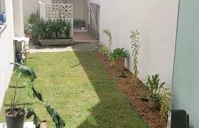 Imagem: A casa possui 2 Dormitórios, 3 Banheiros, 1 Vaga na garagem