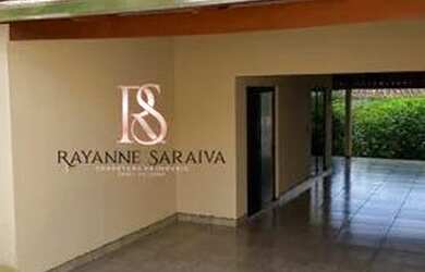 Imagem: A casa possui 3 Dormitórios, 2 Banheiros, 3 Vagas na garagem