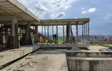 Imagem: O terreno possui 400m² de Área e está localizado em Jardim
