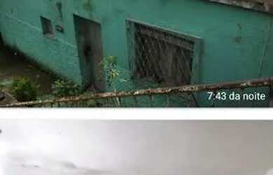 Imagem: A casa possui 2 Dormitórios, 1 Banheiro e está localizado