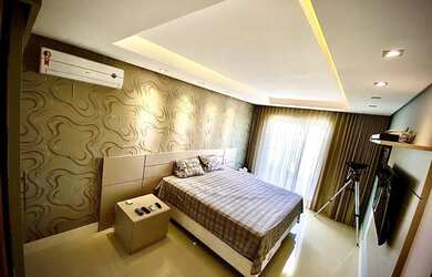 Imagem: A casa em condomínio possui 4 Dormitórios, 5 Banheiros, 2