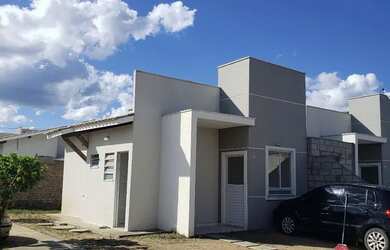 Imagem: A casa em condomínio possui 2 Dormitórios, 1 Banheiro, 2 Vagas