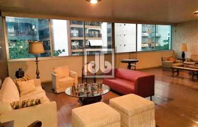 Imagem: O apartamento possui 4 Dormitórios, 5 Banheiros, 2 Vagas na