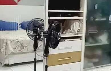 Imagem: A casa possui 4 Dormitórios, 3 Banheiros, 2 Vagas na garagem