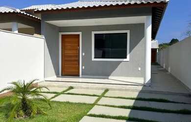 Imagem: A casa possui 2 Dormitórios, 2 Banheiros, 2 Vagas na garagem