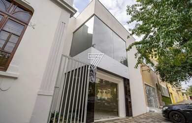 Imagem: A casa possui 5 Dormitórios, 5 Banheiros, 414m² de Área e