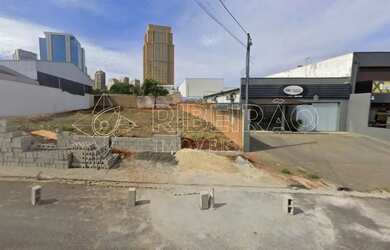 Imagem: O terreno possui 330m² de Área e está localizado em Alto