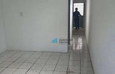 Imagem 2: Casa com 1 dormitório para alugar, 34 m² por R$ 680,00/mês - Quintino...