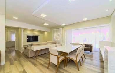 Imagem: O apartamento possui 3 Dormitórios, 1 Banheiro, 2 Vagas na