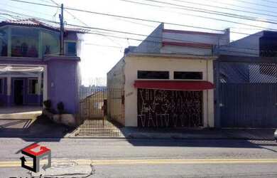 Imagem: O terreno possui 240m² de Área e está localizado em Parque