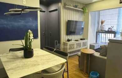 Imagem: O apartamento possui 2 Dormitórios, 1 Banheiro, 1 Vaga na garagem