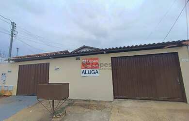 Imagem: A casa possui 2 Dormitórios, 1 Banheiro, 1 Vaga na garagem